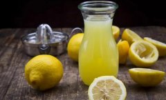 柠檬片泡水喝竟有6个害处，损伤牙齿/痛经/加重体寒