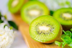 鼻炎最怕的三种水果，是猕猴桃、葡萄和梨