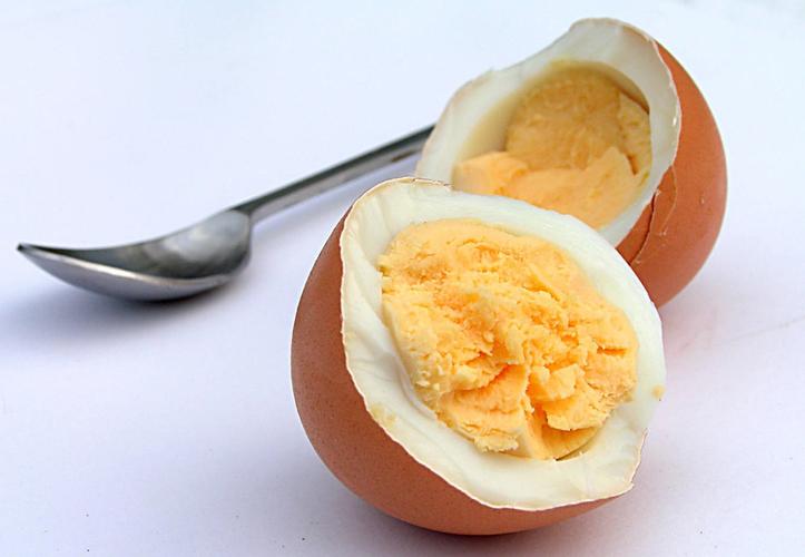 四种人不宜吃蛋黄，不适合肝炎和高血脂的人群优质