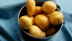 土豆怎么保存不发绿不长牙，不要放冰箱（用避光法／小苏打保